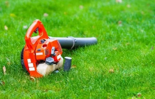 Leaf blower won't stay running: How to troubleshoot